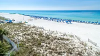Silver Beach 506 is a Gorgeous Gulf Front 4 Br with Free Beach Service - Sleeps 8 by RedAwning - Bintang 4