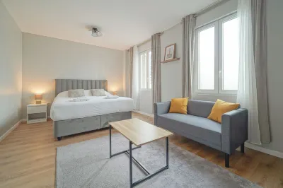 Trianon Saint Ouen Các khách sạn ở Saint-Ouen