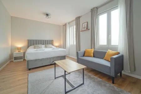 Trianon Saint Ouen Отели рядом с достопримечательностью «Alstom»