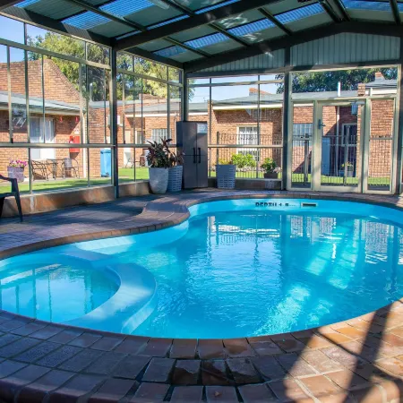 Arkana Motor Inn & Terrace Apartments