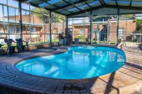 Arkana Motor Inn & Terrace Apartments Hotels in Ob Flat