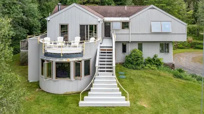 MAD Meadows 5 Bedroom Chalet by RedAwning Hotels in Warren