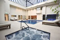 The Winchester Hotel and Spa - С бассейном