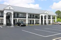 Travelodge by Wyndham Calhoun South I-75 Hotels in Calhoun