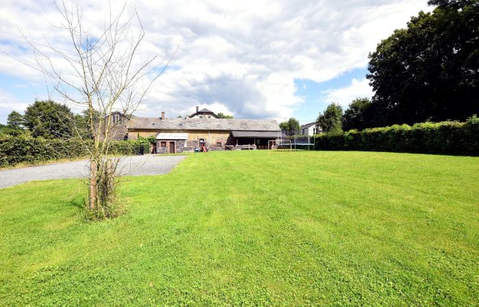 Lierneux Hillside Home