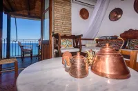 Eros Pittoresque Retreats - Perfect Location, Panoramic Seaview