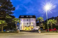 Connaught Lodge Hotels in 