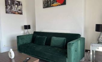 Apartment - Sleeps 2 - Parking - WiFi