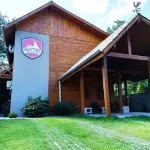 Pousada Chalé Suiço Bombinhas Отели рядом с достопримечательностью «Morada d´Omar 4 ilhas»