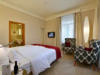 Best Western Premier Hotel Victoria Hotels near Schlossberg