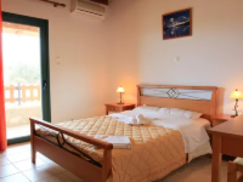 Theo Beach Villa Large Private Pool Walk to Beach Sea Views A C Wifi Car Not Required - 1843 Hotels in Sfakia