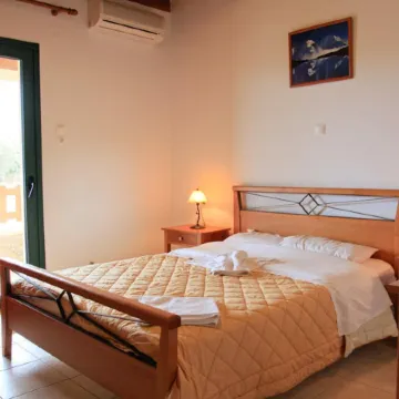 Theo Beach Villa Large Private Pool Walk to Beach Sea Views A C Wifi Car Not Required - 1843