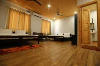 Le Roi Floating Huts & Eco Rooms Tehri