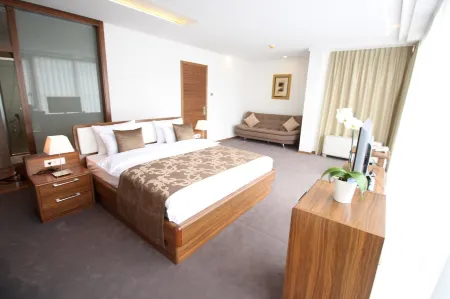 Hotel Royal Gold City - Hotel Ruža Отели рядом с достопримечательностью «Национальный музей Боснии и Герцеговины»