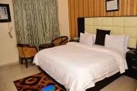 Green Suites Villa - parking