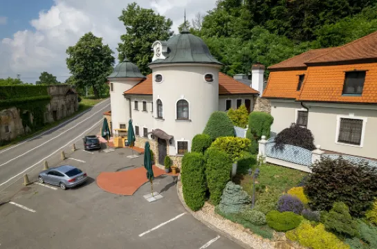 Hotel Zámeček Pod Hradem Starý Jičín 111 Hotels in Novy Jicin District