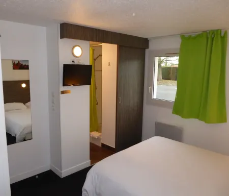 Hôtel le Cosy Blois Villebarou Отели в г. Молинёф