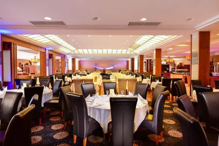 Hotel Azur Siofok Отели в г. Шиофок