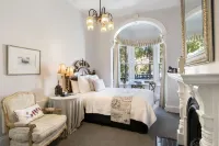 Captains Retreat Apartments and Cottages