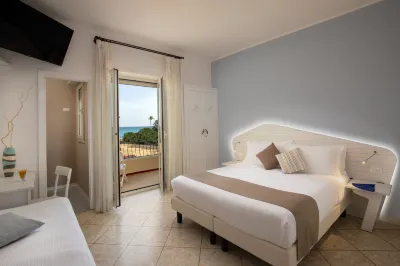 Hotel Casa Yvorio فنادق في تيراتشينا