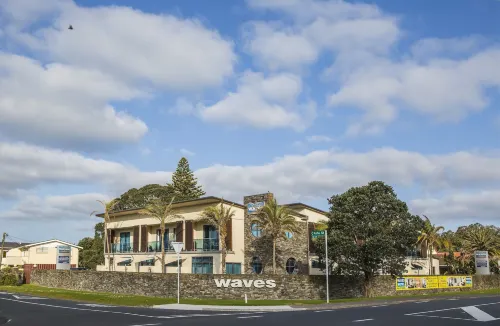 Waves Hotels in Orewa