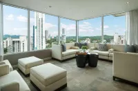 بريستول بنما، إيه ريجيستري كوليكشن هوتل