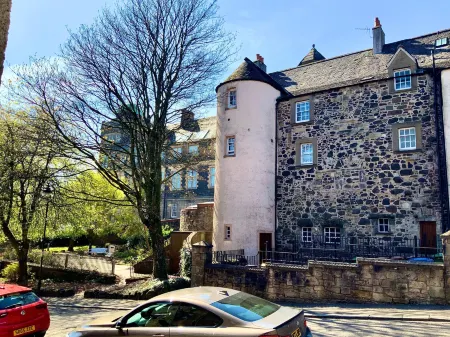 Old Spittal Hospital Apartment Отели рядом с достопримечательностью «Университет Стерлинг»