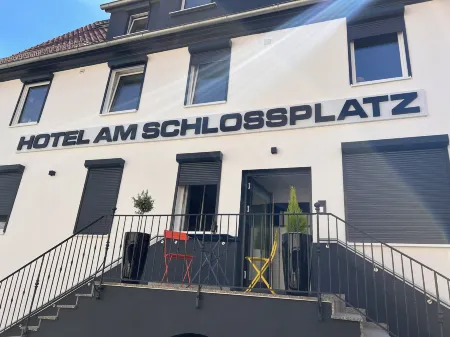 Hotel am Schlossplatz Отели в г. Бурладинген