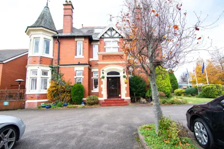 Trivelles Park Hotel