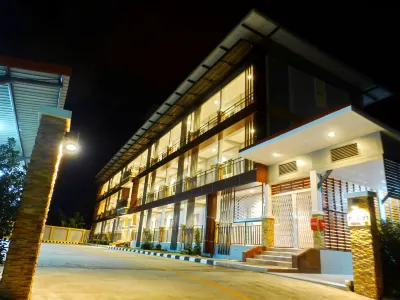 Baan Phra Chan Hotels near JTC Supply