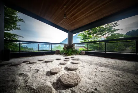 Ryokan Reimei Отели рядом со станцией JR Yunohira Station