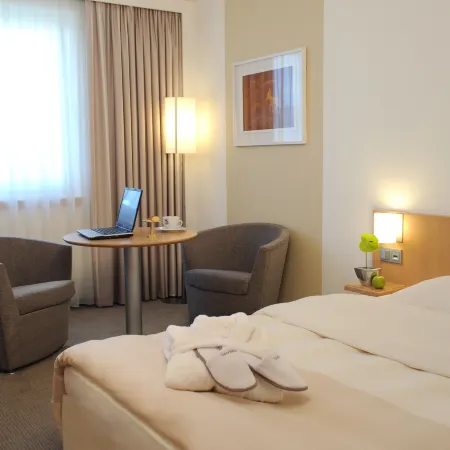 Novotel Duesseldorf City West (Seestern) Отели рядом с достопримечательностью «Фрайцайтпарк Гердт»