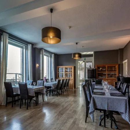 New Hotel de Lives