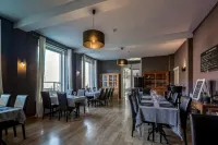 New Hotel de Lives - breakfast