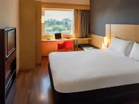 Ibis São José Dos Campos Colinas Hotels in Sao Jose dos Campos