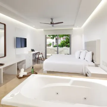 Antera Hotel & Residences