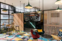 WQ Wellington Quarter Hotel - Quầy bar