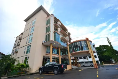 浪漫風華飯店 Jesselton Condominium附近的飯店