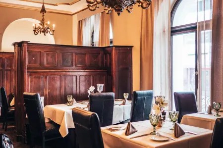 Hotel Weißes Kreuz Отели рядом с достопримечательностью «Пфендер»