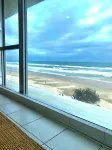 Golden Sands on the Beach - Absolute Beachfront Apartments - Ocean View