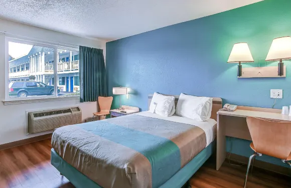 庫斯貝6號汽車旅館