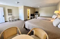 Court Plaza Inn & Suites of Mackinaw