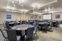 Cambria Hotel Milwaukee Downtown - 3-Star