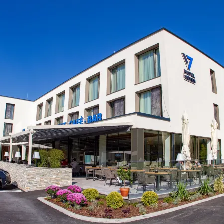 Hotel Seven
