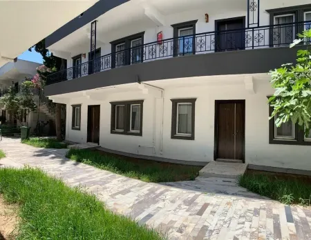 Palm Club Apart Otel Отели в г. Bayraklidede Mahallesi