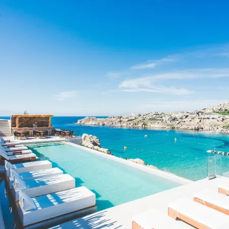 Super Paradise Hotel