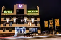 MARTON Родина (Мартон Родина) Отели рядом с достопримечательностью «Натор-сервис»