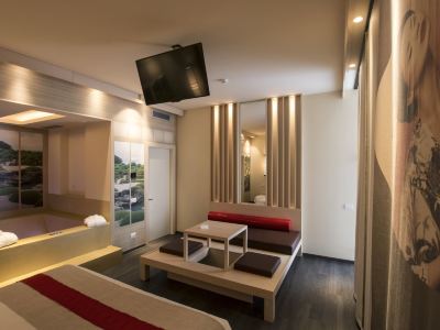 Emotional Grand Motel