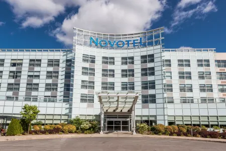 Novotel Montréal Aéroport Отели в г. Пуэнт-Клер