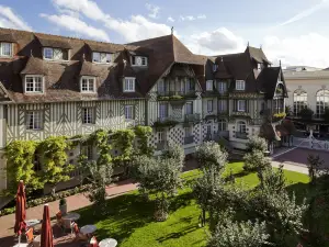 호텔 바리에르 르 노르망디